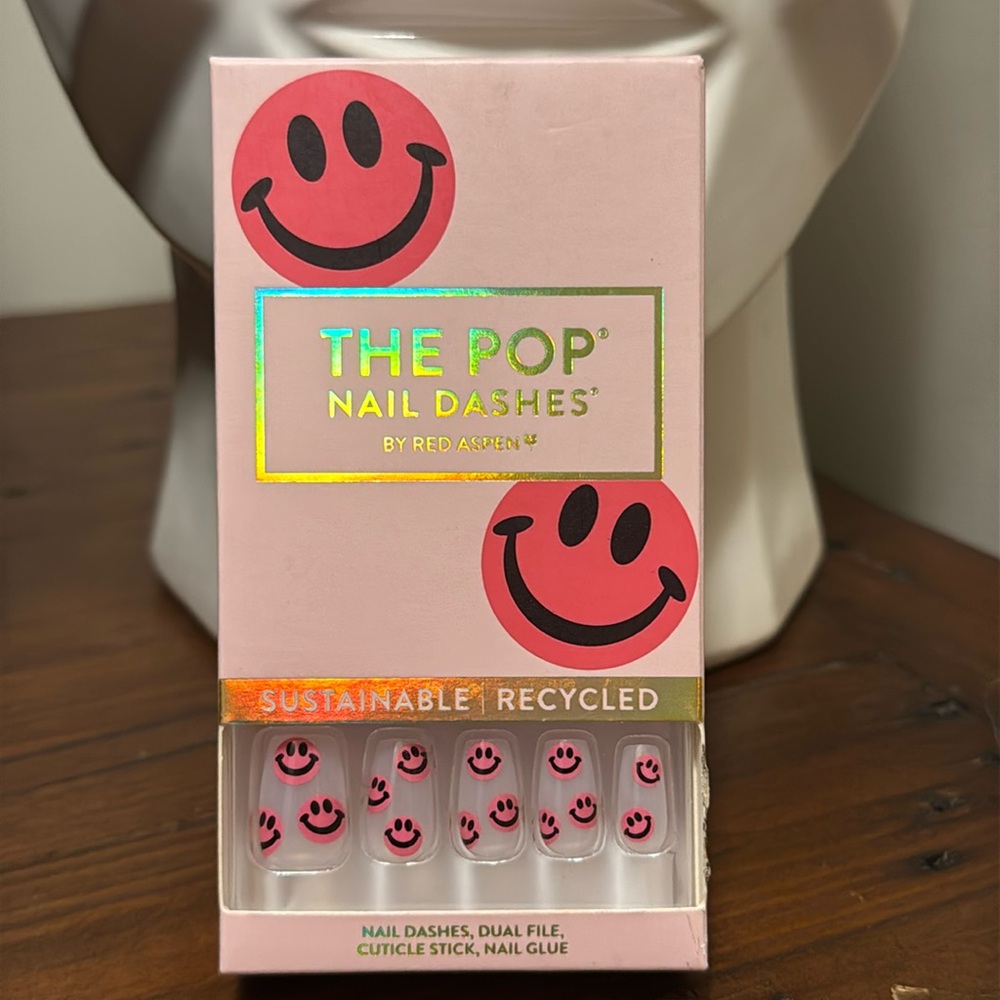 RED ASPEN THE POP Say Cheese Katrina Nail Dashes 24 Pop On Med coffin